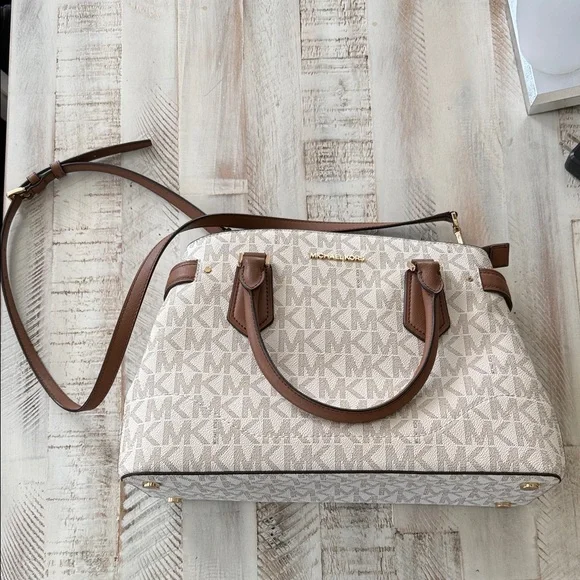 Michael Kors Cream Vanilla Signature Satchel with Brown Trim - Picture 1 of 12